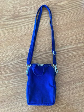 Pequeño Bolso Benetton Morado correa regulable