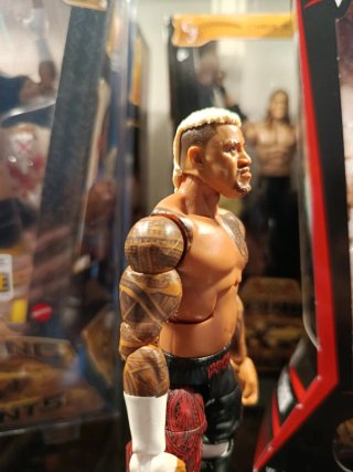 Solo Sikoa figura WWE Mattel Elite