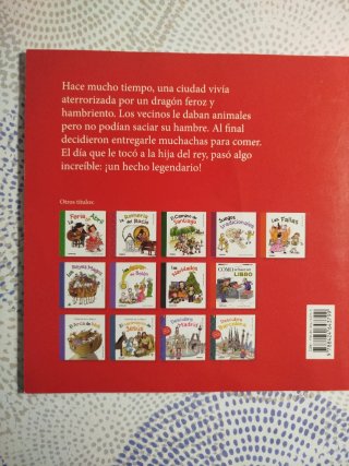Libro medieval sobre caballeros y dragones