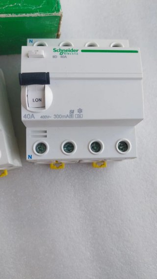 2xud Super inmunizado 40/300 SI selectivo Schneide