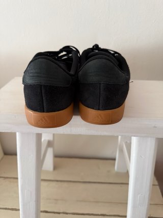 Adidas Bambas Negras Goma Marrón