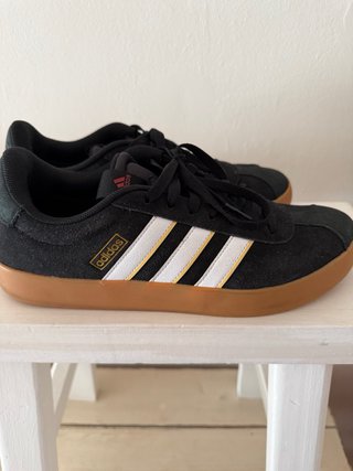 Adidas Bambas Negras Goma Marrón