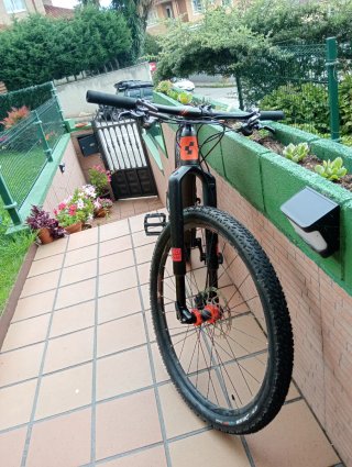 Bicicleta Cube Reaction SLT