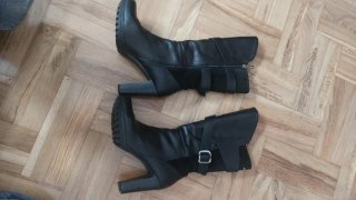 Botas de tacón negras para mujer
