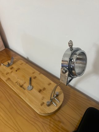 Jamonero 3 Claveles Madera y Metal