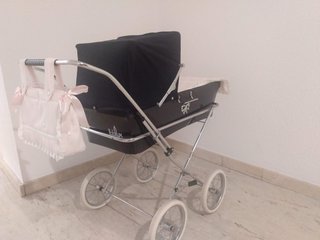 Carrito de muñecas clásico negro