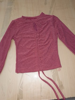 Top rosa brillante con lazada