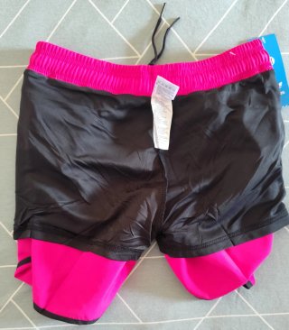 Pantalón corto Adidas fucsia talla M