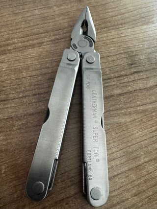 Leatherman Super Tool multiherramienta