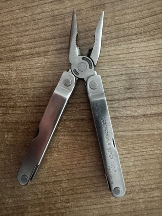 Leatherman Super Tool multiherramienta