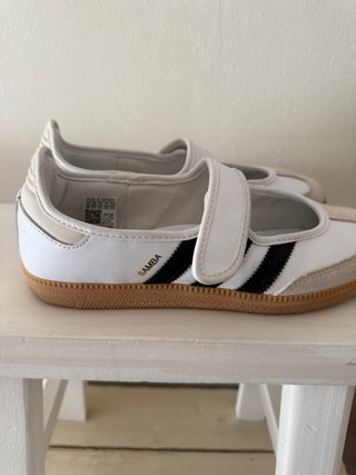 Bambas Adidas Blancas y Beige
