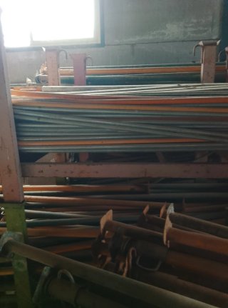 Herramientas de construcción metálicas