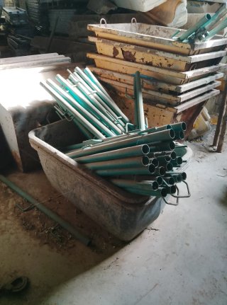 Herramientas de construcción metálicas