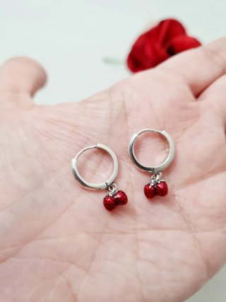 Orecchini a cerchio con fragole in argento S925