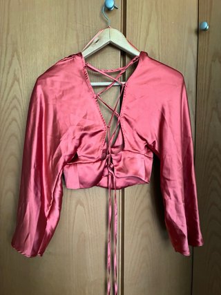 Top Zara naranja satinado manga larga