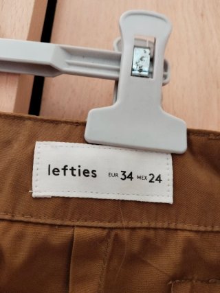 Pantalones cargo beige mujer