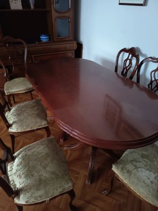 Mesa de comedor y 4 sillas