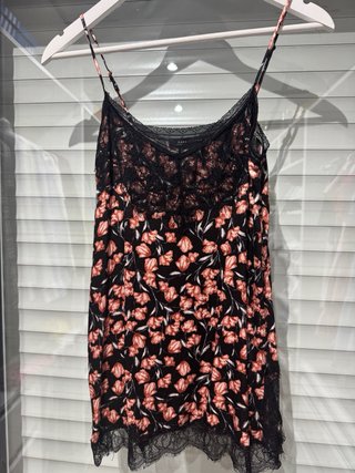 Top Zara floral encaje negro y rosa