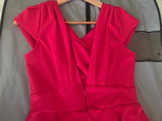 Vestido rojo con peplum