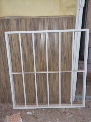 Reja de ventana blanca