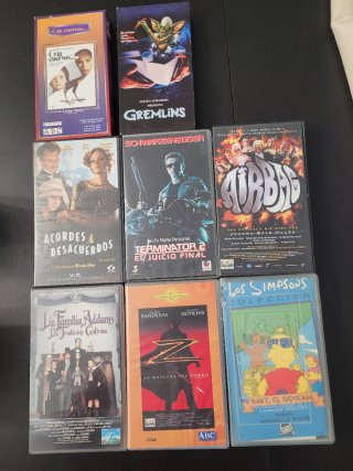 8 películas VHS variadas.