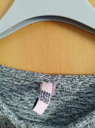 Jersey gris con lentejuelas YES-NO