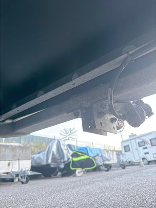 Enganche y bola de remolque para autocaravana