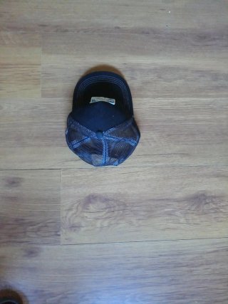 Gorra negra con parche de anime