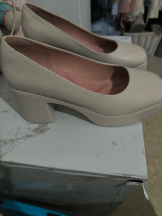 Zapatos PAYMA Beige Tacón Cuadrado