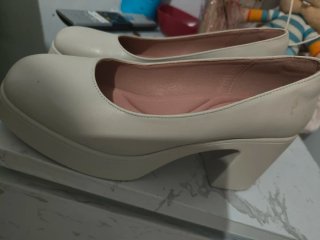Zapatos PAYMA Beige Tacón Cuadrado