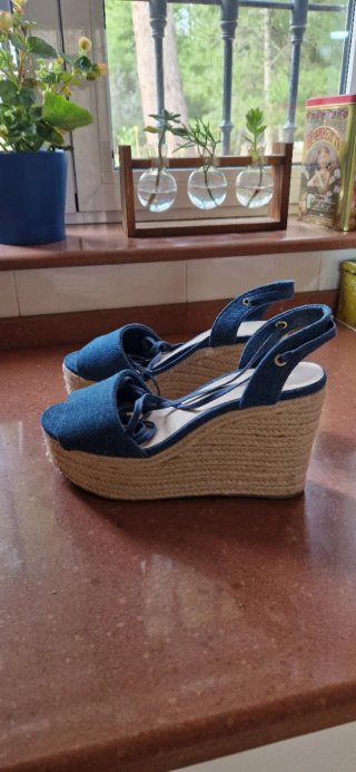 Cuñas vaqueras Bershka Talla 39