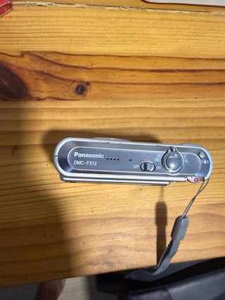 Panasonic Lumix DMC-FX12 + Batería y SD