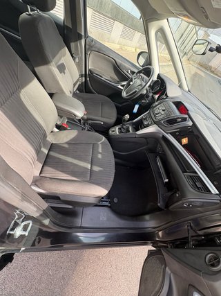 Opel Zafira Tourer 2014