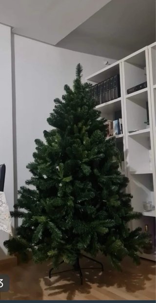 Árbol de Navidad con adornos
