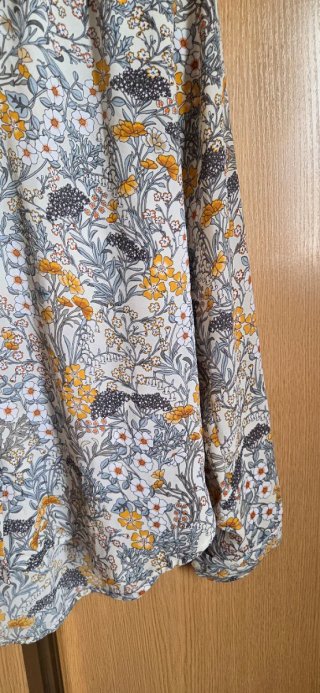 Camisa H&M floral talla 36