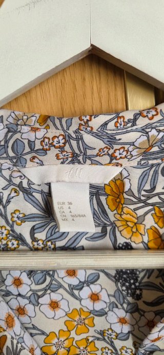 Camisa H&M floral talla 36