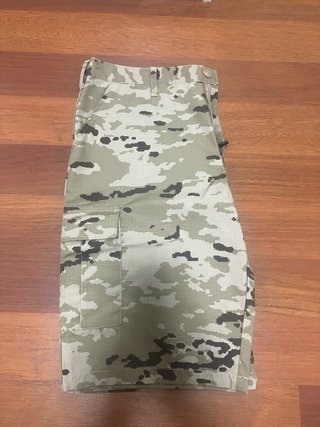 Pantalón corto camuflaje beige/verde