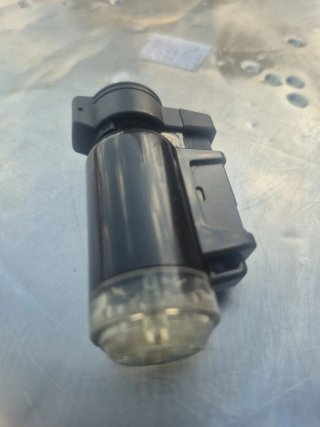 Encendedor negro con tanque transparente
