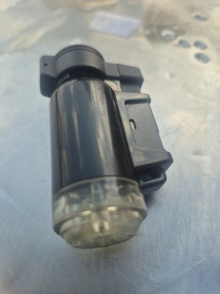 Encendedor negro con tanque transparente