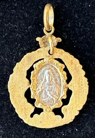 BONITO LOTE DE 24 MEDALLAS RELIGIOSAS