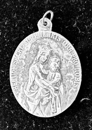 BONITO LOTE DE 24 MEDALLAS RELIGIOSAS