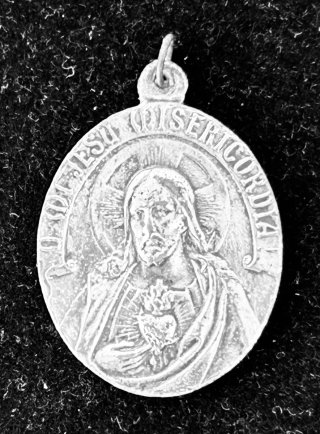 BONITO LOTE DE 24 MEDALLAS RELIGIOSAS