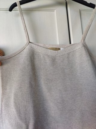 Camiseta tirantes beige
