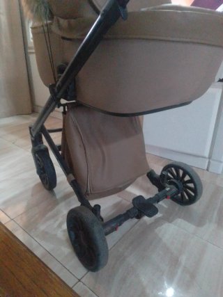 Carro de bebé con capazo y funda