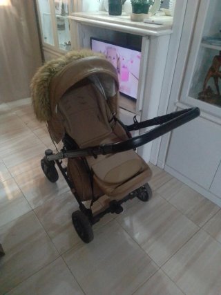 Carro de bebé con capazo y funda