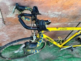 Bicicleta de carretera Mendiz Amarilla