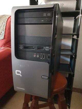 Ordenador de sobremesa Compaq negro/gris