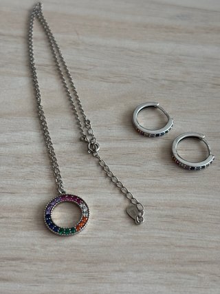 Collar y pendientes aro con piedras colores-plata