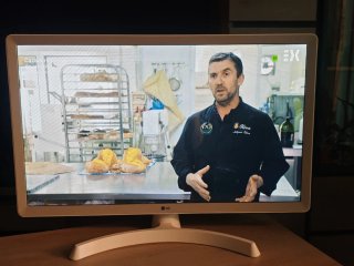 LG Smart TV 28 como nueva con mando