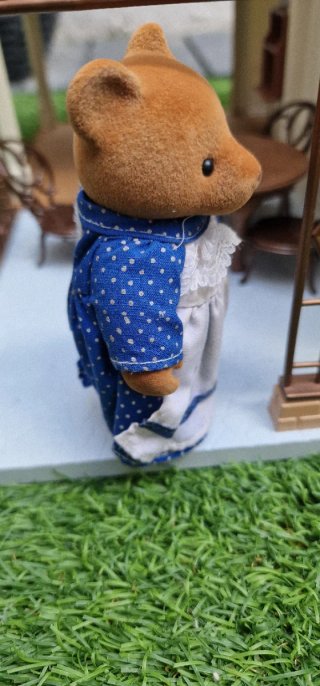 Osa teddy bear world sylvanian